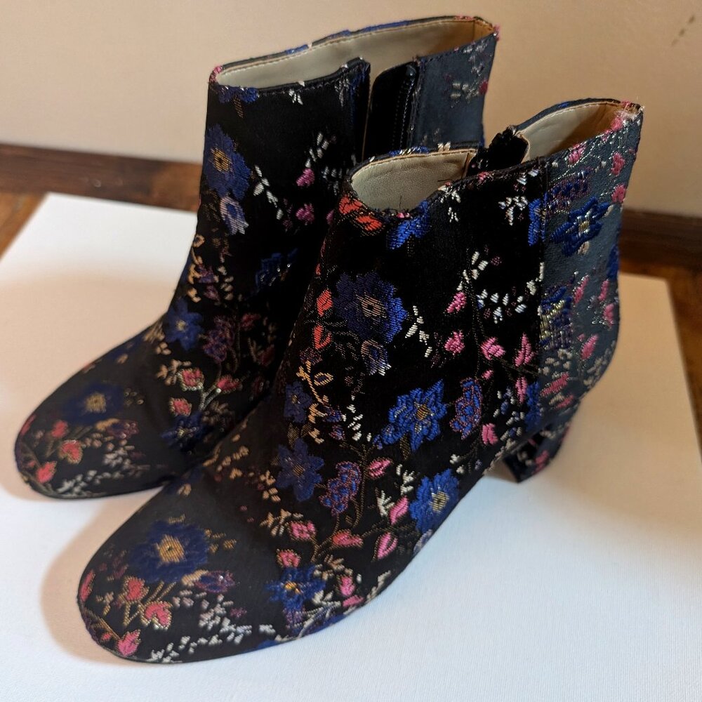 ANN TAYLOR Eden Floral Embroidered Jacquard Chunk Heeled Bootie.